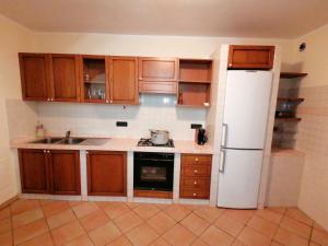 Dapur atau dapur kecil di Nami House