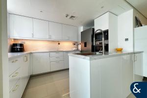 Kuchyň nebo kuchyňský kout v ubytování WASEEM PALACe