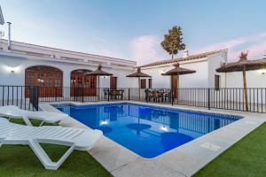 Swimmingpoolen hos eller tæt på Casa Rural La Loma Granero