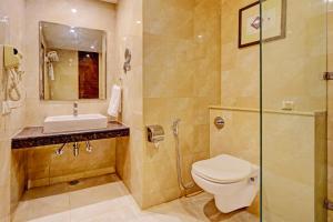 Koupelna v ubytování Hotel DSR TARK PLAZA NEAR IGI AIRPORT DELHI