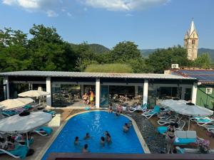 Πισίνα στο ή κοντά στο La Mosie