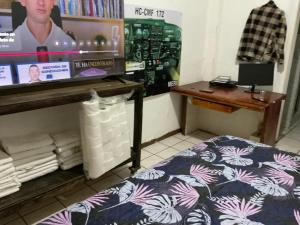 TV a/nebo společenská místnost v ubytování Hostal Almagro
