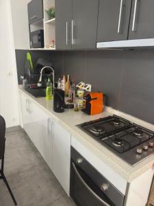 Dapur atau dapur kecil di T3 Apartment Dakar Senegal