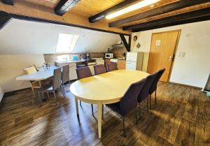 Posezení v ubytování Gästehaus Weißes Lamm - MONTEURZIMMER