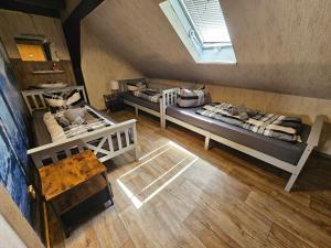 Postel nebo postele na pokoji v ubytování Gästehaus Weißes Lamm - MONTEURZIMMER