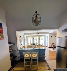 Η κουζίνα ή μικρή κουζίνα στο Luxurious 1- Bedroom Apartment in Bole Bulbula