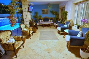 Posezení v ubytování Degirmenli Konak Hotel