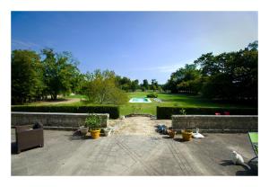 Vườn quanh Château des Arras +4 ảnh