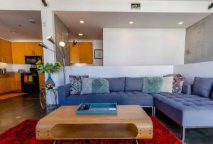 Køkken eller tekøkken på Modern Loft, Quiet, WiFi, Cable, Parking