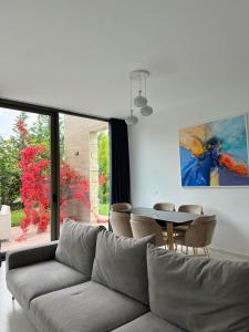 Photo de la galerie de l'établissement London Villa Olea Residence Drimades, à Himarë