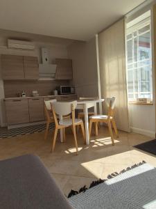 Kuchyň nebo kuchyňský kout v ubytování Hang apartment