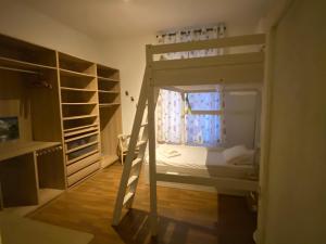 A bed or beds in a room at Central Apartment in Trastevere