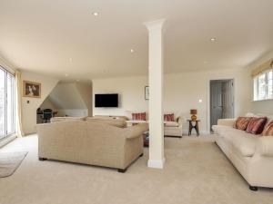 TV a/nebo společenská místnost v ubytování Bodare 8