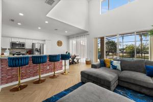 Χώρος καθιστικού στο The Dream Vacation Home!