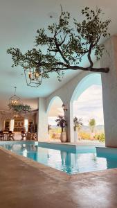 Bazén v ubytování MYLOS Hotel Boutique nebo v jeho okolí