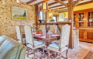 Χώρος καθιστικού στο Charmante Maison Avec Piscine