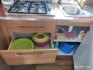 Cucina o angolo cottura di CHEZ ISA - Mobil home 2 ch - vue direct sur mer