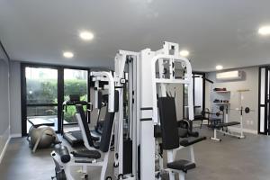 Posilňovňa alebo fitness centrum v ubytovaní Flat Apart hotel c/dois quartos em Moema SP