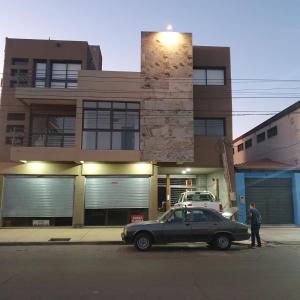 Το κτήριο όπου στεγάζεται  το διαμέρισμα