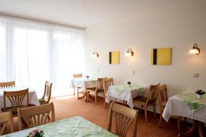 Restaurace v ubytování Hotel Fernblick + 27 fotografií