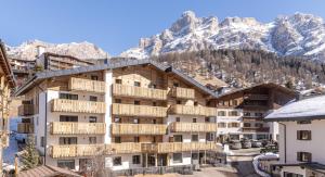 Γενική θέα στο βουνό ή θέα στο βουνό από  αυτό το ξενοδοχείο διαμερισμάτων