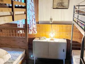 Ένα ή περισσότερα κρεβάτια σε δωμάτιο στο Barn Retreat in the Heart of Gotland