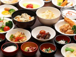 Comida no hotel ou em algum lugar perto
