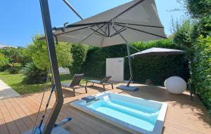 Κήπος έξω από το Lovely Home In Leporano Ta With Wifi