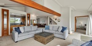 Χώρος καθιστικού στο Pacific Watch +45 φωτογραφίες