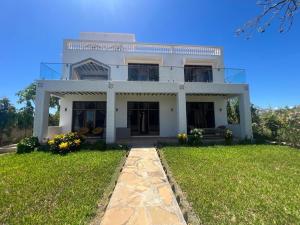 Vrt pred nastanitvijo 3bed oceanfront with Ac &gazebo
