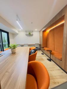 Et opholdsområde på APPARTEMENT CHIC MIRAFLORES Paradis + 19 billeder