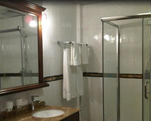 
Imperial Golf View Hotel tesisinde bir banyo
