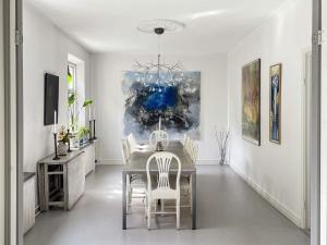 TV a/nebo společenská místnost v ubytování Holiday home SIMRISHAMN