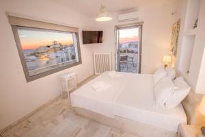 Gallery image of Compass Villa in Oia