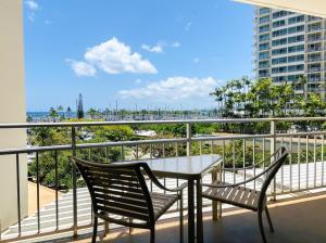Balkon ili terasa u objektu Ilikai Apt 302 - Spacious Studio with Stunning Ocean & Harbor Views