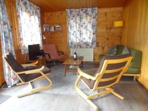 Posezení v ubytování Chalet in Wiler near Ski Lift & Views, cleaning included