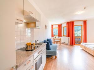 Una cocina o kitchenette en Apartment in Neustift near Ski Lift, cleaning included
