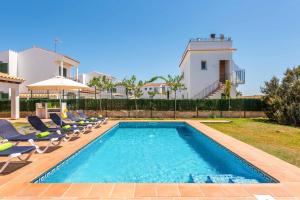 The swimming pool at or close to Villa Fuegosol