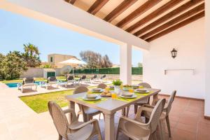 The swimming pool at or close to Villa Fuegosol