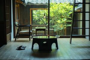 Foto dalla galleria di Oito 美しい街並みに佇む喫茶と宿 a Tamba-sasayama