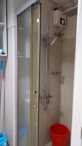 Ένα μπάνιο στο Shell residences