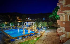 Bazén v ubytování Hotel Stefani nebo v jeho okolí