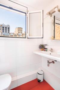 Kúpeľňa v ubytovaní Pl Universitat Bright and cozy 2BD - 2BTH