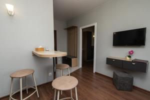 TV a/nebo společenská místnost v ubytování Hillside Guest House