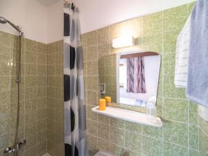 Kúpeľňa v ubytovaní Contemporary Apartment in Maishofen near Ski Area