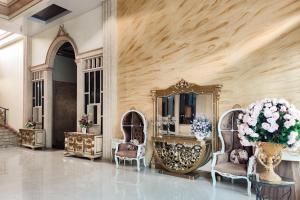 RedDoorz near Islamic Center Jambi的休息区