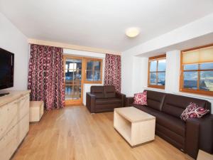 Télévision ou salle de divertissement dans l'établissement Apartment in Wald im Pinzgau with Swimming Pool and Views