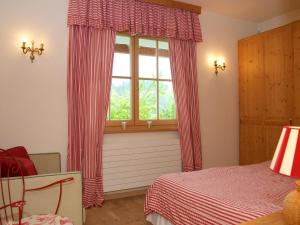 Luxurious apartment with sauna客房内的一张或多张床位