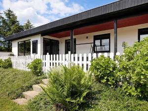 Zahrada ubytování 8 person holiday home in Struer-By Traum