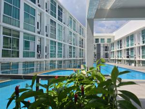 Πισίνα στο ή κοντά στο Jenz Homestay Bintulu